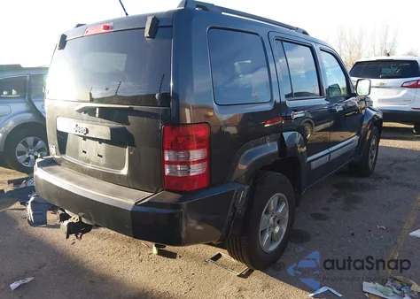 2010 Jeep Liberty Sport z USA, uszkodzony, nr VIN 1J4PN2GK5AW154652